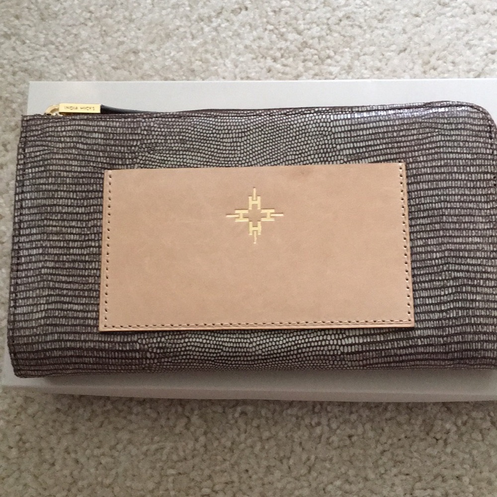 Embossed suede gecko leather wallet.